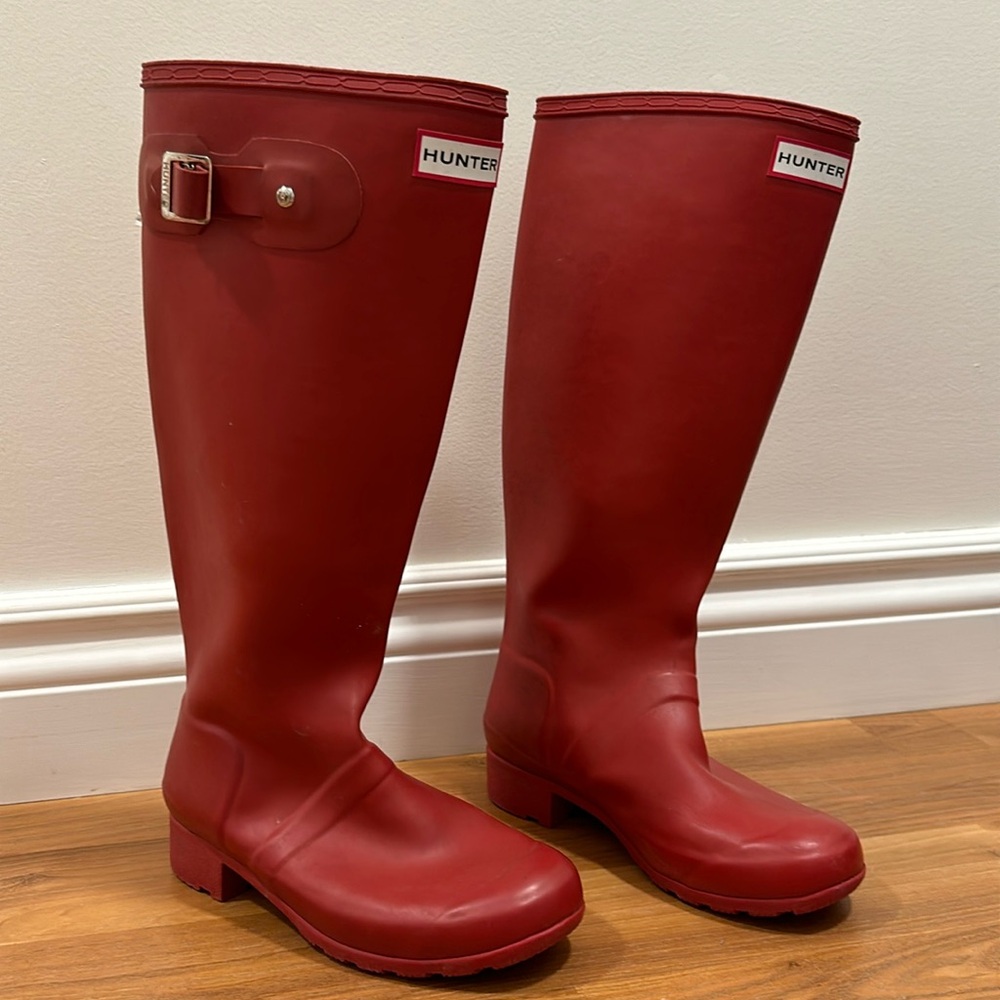 Red rubber rain boots Hunter